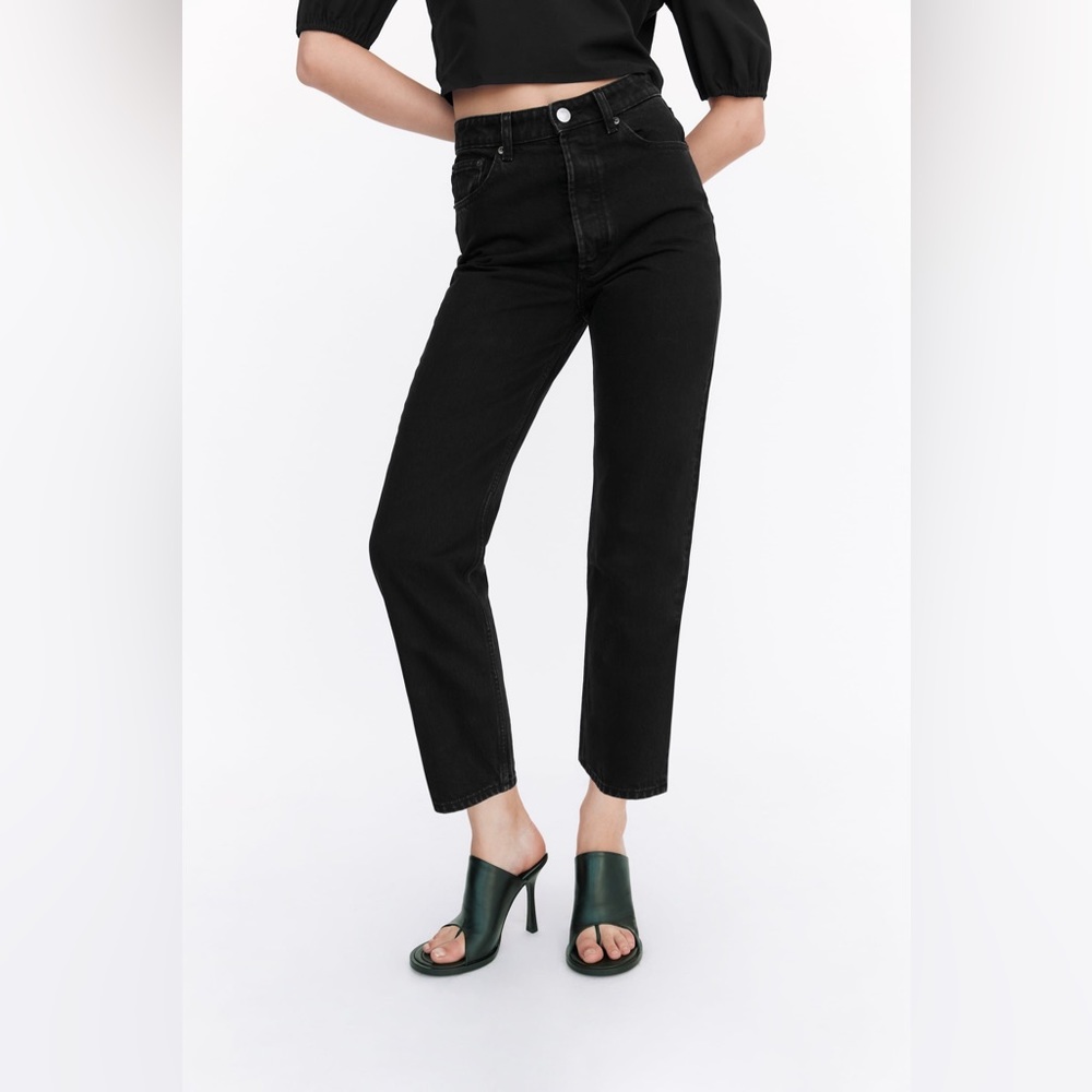 NEW Zara High Rise Straight Leg Ankle Jeans Black Denim Size 6 NWT